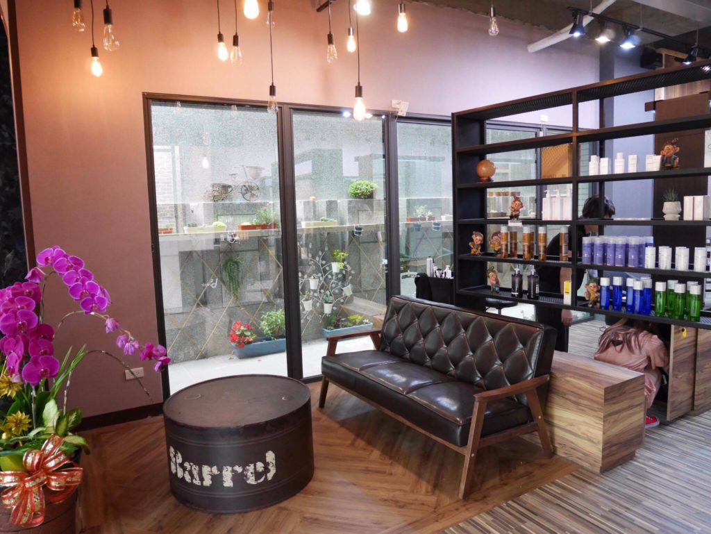 台中洗護髮分享~ VS hair salon MUCOTA 日本深層水透光ABC長效護髮超威的~ 近逢甲星享道酒店 逢甲商圈 (原本位於秋紅谷的阿秋大肥鵝餐廳旁) 美髮相關