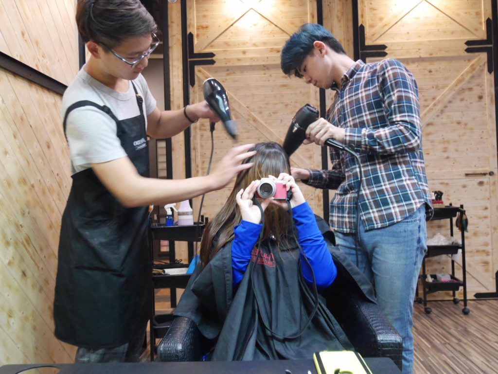 台中洗護髮分享~ VS hair salon MUCOTA 日本深層水透光ABC長效護髮超威的~ 近逢甲星享道酒店 逢甲商圈 (原本位於秋紅谷的阿秋大肥鵝餐廳旁) 美髮相關
