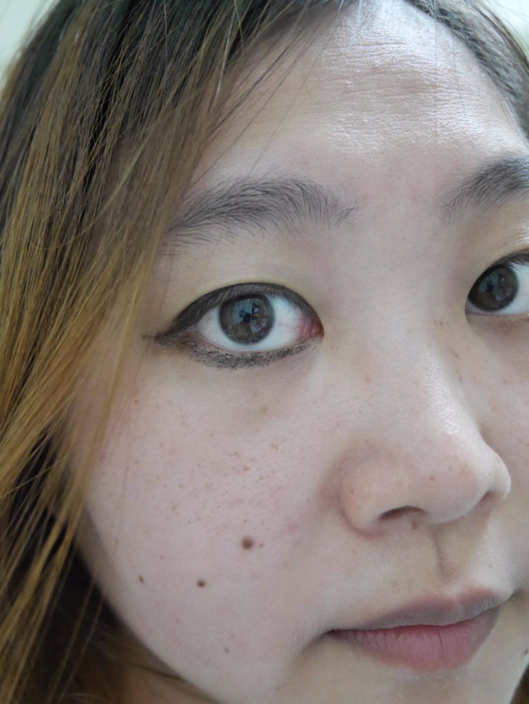 Solone電流激細眼線液 使用心得分享~ 高顯色又溫水可卸,必回購的眼妝產品! 彩妝品分享 民生資訊分享 穿搭分享