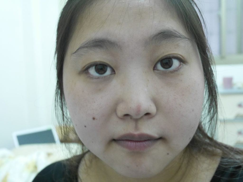 註:內有小丑女仿妝 驚嚇程度爆表(請有心理準備) 1028-抗暈無阻暹羅貓眼線液-深邃咖啡 新手適用 好掌控不易失手 超級好卸除 彩妝品分享