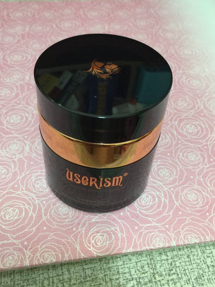 USERISM 靓肌靚水漾仙跡多功修護菁純霜 使用心得分享 適合冬天使用的溫和滋潤乳霜,使用感覺很像雅詩蘭黛乳霜,想找替代品的也許可以考慮! 保養品分享 健康養身 彩妝品分享 民生資訊分享 醫美