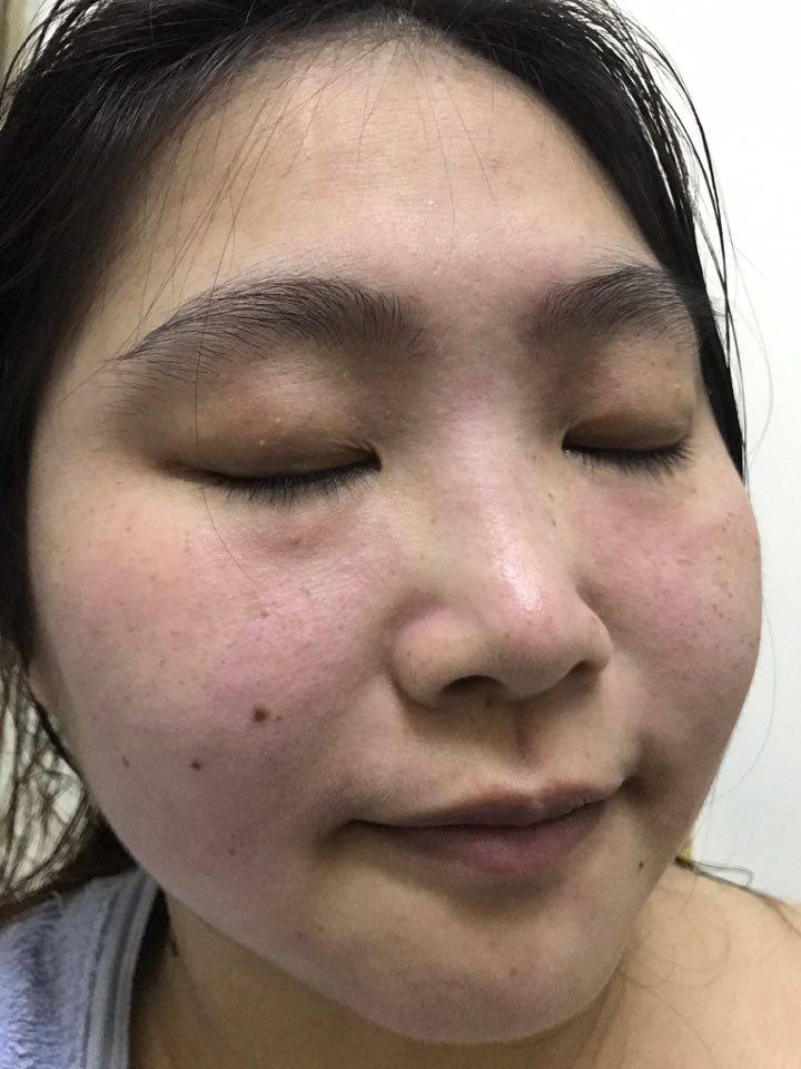 Bifesta碧菲絲特抗暗沉碳酸泡洗面乳 舒適的泡沫清潔,還我清透肌膚~日常清潔可用,防水不行。 保養品分享 健康養身 彩妝品分享 民生資訊分享