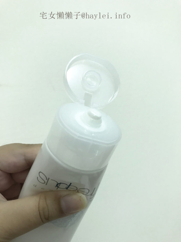 freeplus 溫和淨潤皂霜使用心得分享~佳麗寶 Kanebo 開架醫美品牌 洗起來膚觸溫潤舒適的日本保濕洗顏料,但乳臭味我不愛! 保養品分享 健康養身 民生資訊分享 醫美