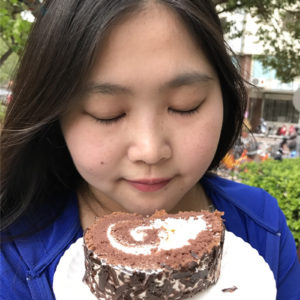 禮坊RIVON 白雪森林蛋糕捲 口感樸實的巧克力蛋糕捲 順口的香氣令人一口接一口 經典恆久遠的美味 宅配食記 攝影 民生資訊分享 飲食集錦  