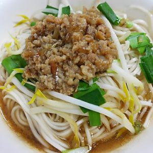 台南美食/巷仔內/ 小東路 無名麵店 推薦必點 麻醬麵、滷味 近成大、一點刈包、小東路、台南火車站 中式料理 攝影 民生資訊分享 飲食集錦 