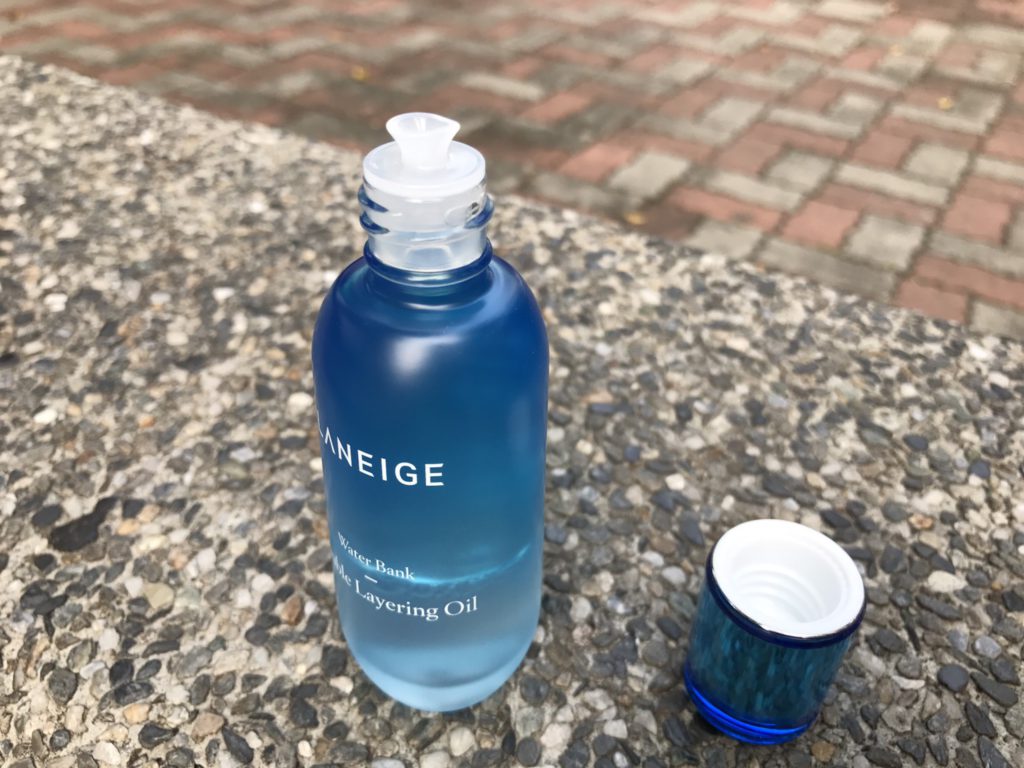 Laneige/蘭芝 water bank oil 水酷肌因雙萃滋養精華油 油加水混合的湛藍精華 吸收快 觸感柔潤 適合夏日保養使用 保養品分享 健康養身 攝影 民生資訊分享 