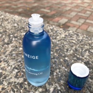 Laneige/蘭芝 water bank oil 水酷肌因雙萃滋養精華油 油加水混合的湛藍精華 吸收快 觸感柔潤 適合夏日保養使用 保養品分享 健康養身 攝影 民生資訊分享 