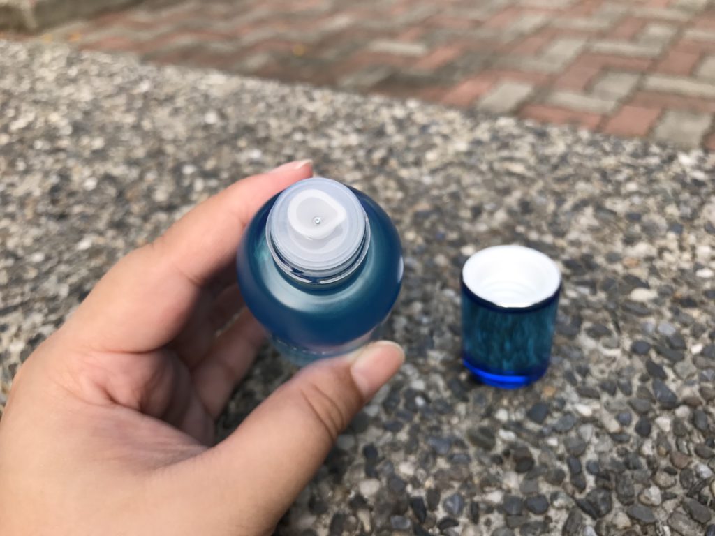 Laneige/蘭芝 water bank oil 水酷肌因雙萃滋養精華油 油加水混合的湛藍精華 吸收快 觸感柔潤 適合夏日保養使用 保養品分享 健康養身 攝影 民生資訊分享