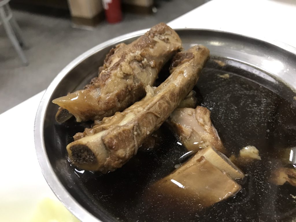 台中北區 康寶十全藥燉排骨御膳養生食補 藥膳湯頭順口好喝不甜膩 排骨香嫩又好咬 直接用手抓起來吃就是王道!午餐/宵夜/養生/美味/藥膳/支骨 中式料理 健康養身 民生資訊分享 飲食集錦