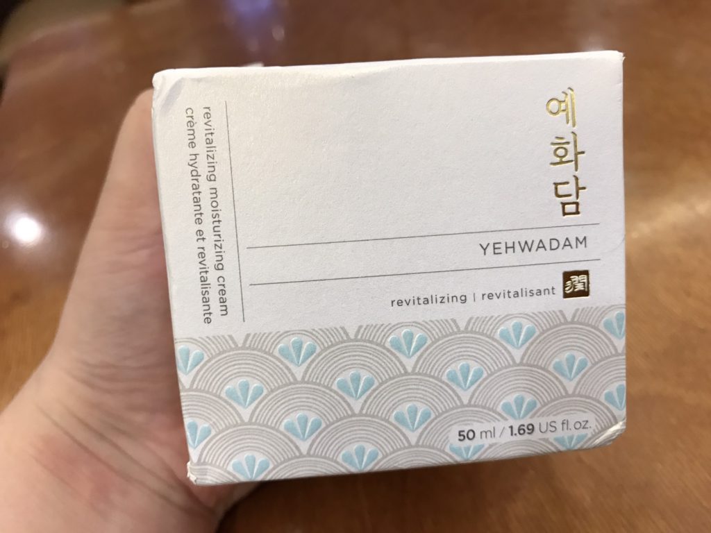 skincare-cream-THE FACE SHOP/菲詩小舖-蘂花譚清新恆水凝霜 湛藍的水藍色霜體,擦起來微涼,潤澤肌膚效果佳!Yehwadam revitalizing moisturizing cream 保養品分享 健康養身 攝影 民生資訊分享