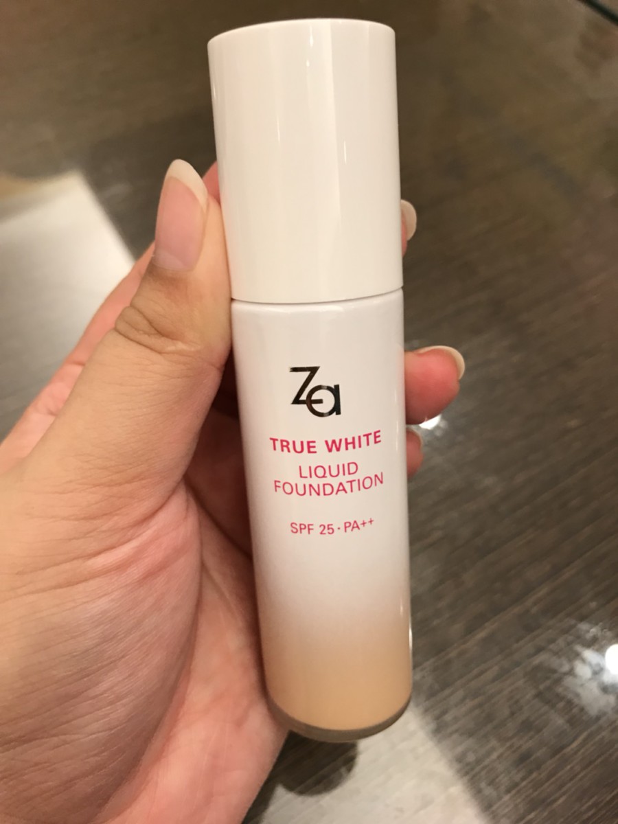 Foundation/底妝分享-Za美白聚光粉底精華/OW0C-白肌適用不黯沉，給你亮白好氣色，出油流汗後稍壓一下會變奶油肌呢！台灣製造的唷~ 彩妝品分享 攝影 