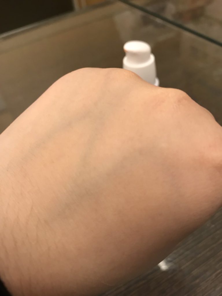 Foundation/底妝分享-Za美白聚光粉底精華/OW0C-白肌適用不黯沉,給你亮白好氣色,出油流汗後稍壓一下會變奶油肌呢!台灣製造的唷~ 彩妝品分享 攝影