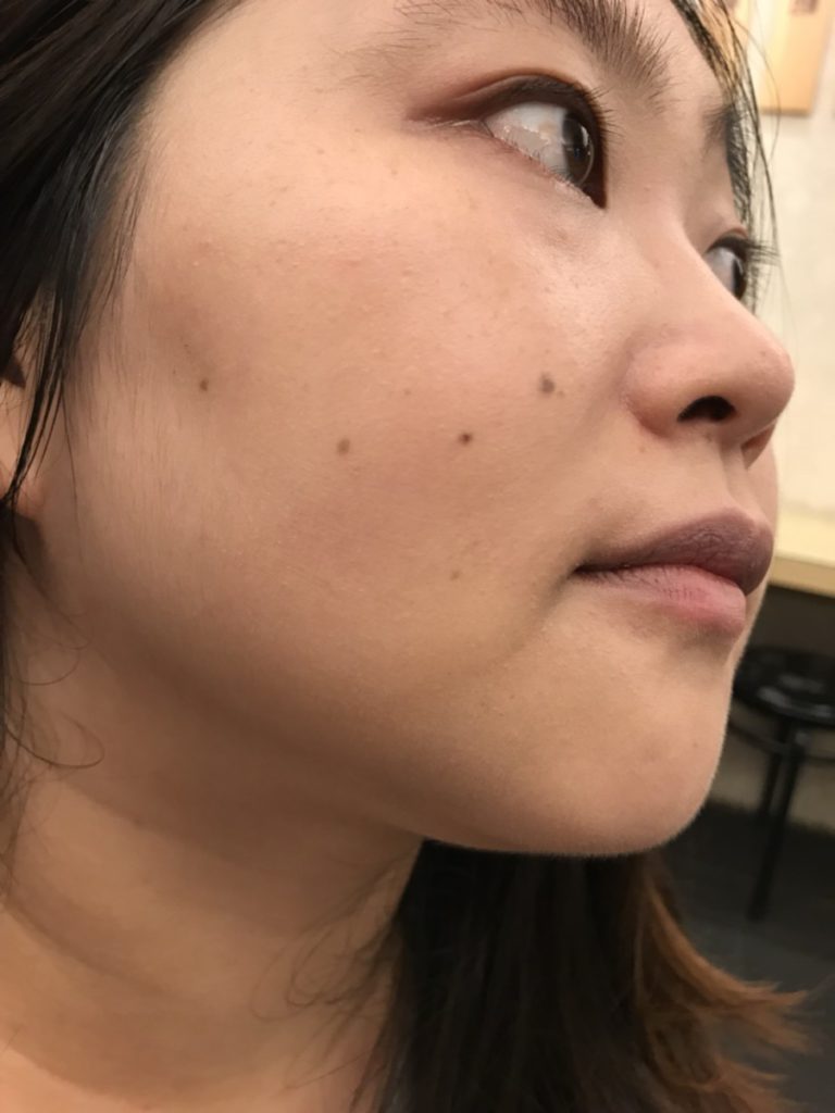 Foundation/底妝分享-Za美白聚光粉底精華/OW0C-白肌適用不黯沉,給你亮白好氣色,出油流汗後稍壓一下會變奶油肌呢!台灣製造的唷~ 彩妝品分享 攝影
