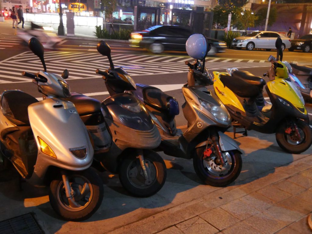 好書分享/讀書心得-想當個機車達人?來看看超級機車總經理 楊長庚 寫的«機車族必看!不要再花冤枉錢!維修師傅不會跟你說的秘密»,讓你的每一分錢都花在刀口上~ 攝影 民生資訊分享 紓發緒感