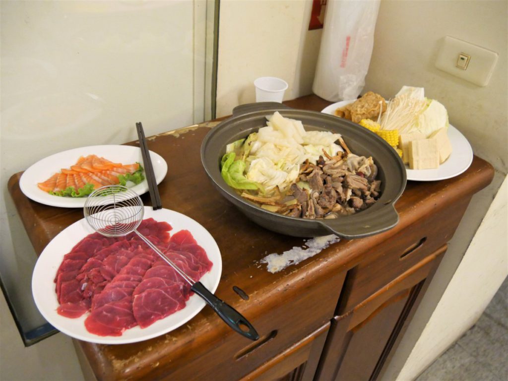 台中西屯區/福科路/中式料理/桌菜/合菜/年夜菜/外帶年菜@漁人船釣海鮮餐廳-農曆年菜免煩惱,一組4980澎派料理通通帶回家,大魚大肉超實吃,1/31前還能用300加購醉蝦唷~ 中式料理 攝影 民生資訊分享 飲食集錦