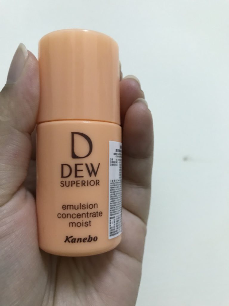 skincare/facial lotion/乳液/Kanebo/佳麗寶-DEW SUPERIOR潤活精純乳(輕潤) 心得分享-適合冬天使用的臉部乳液 擦手舒適但臉上會殘留黏膩感 激推的護手質地@@" 保養品分享 民生資訊分享