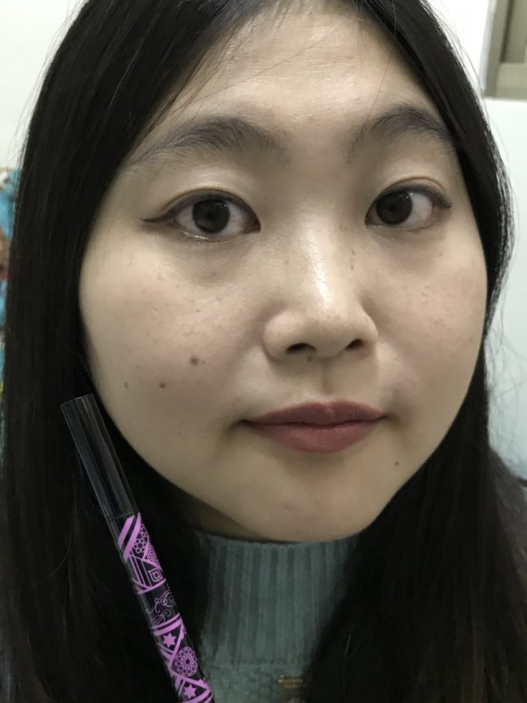 BÉBÉ POSHÉ奢華寶貝-激黑綻放世紀之創持久眼線液筆 描繪出更有魅力的自我! 彩妝品分享 攝影 民生資訊分享