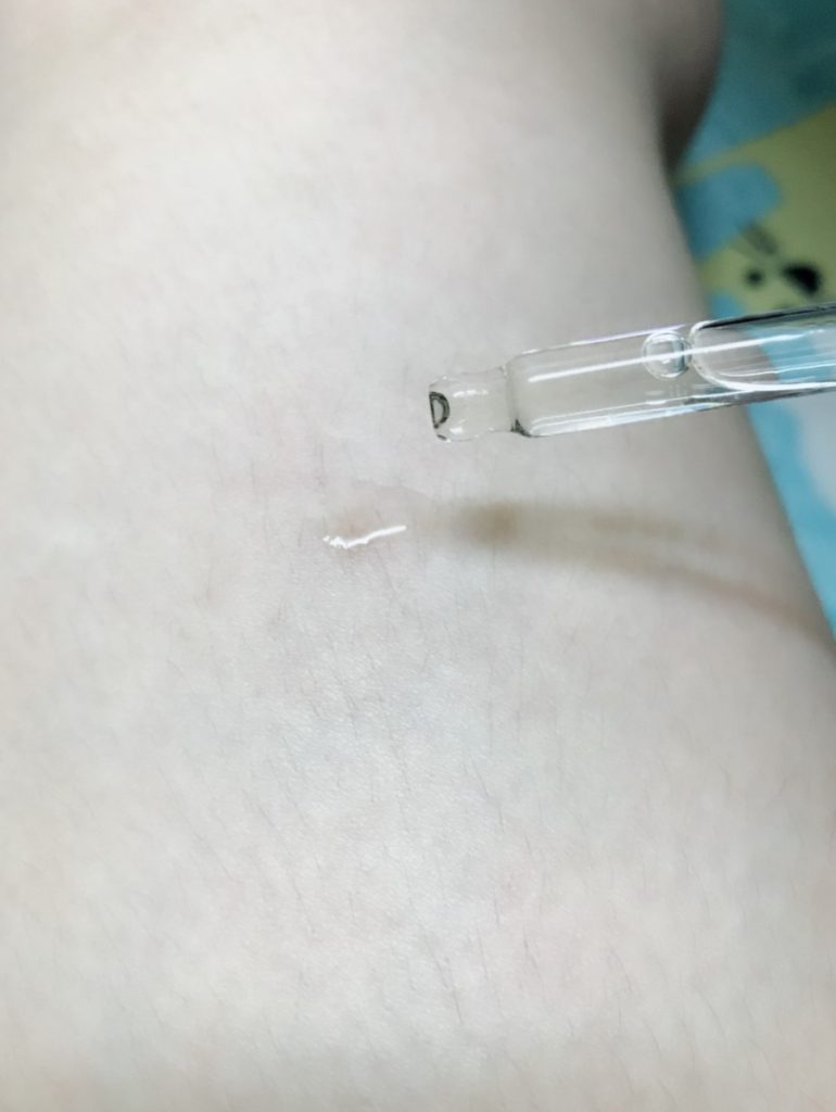 LEAFS’莉芙絲純淨光極效植萃美白雙效精華 包裝清新,用起來很綠意盎然的精華液 保養品分享 攝影 民生資訊分享