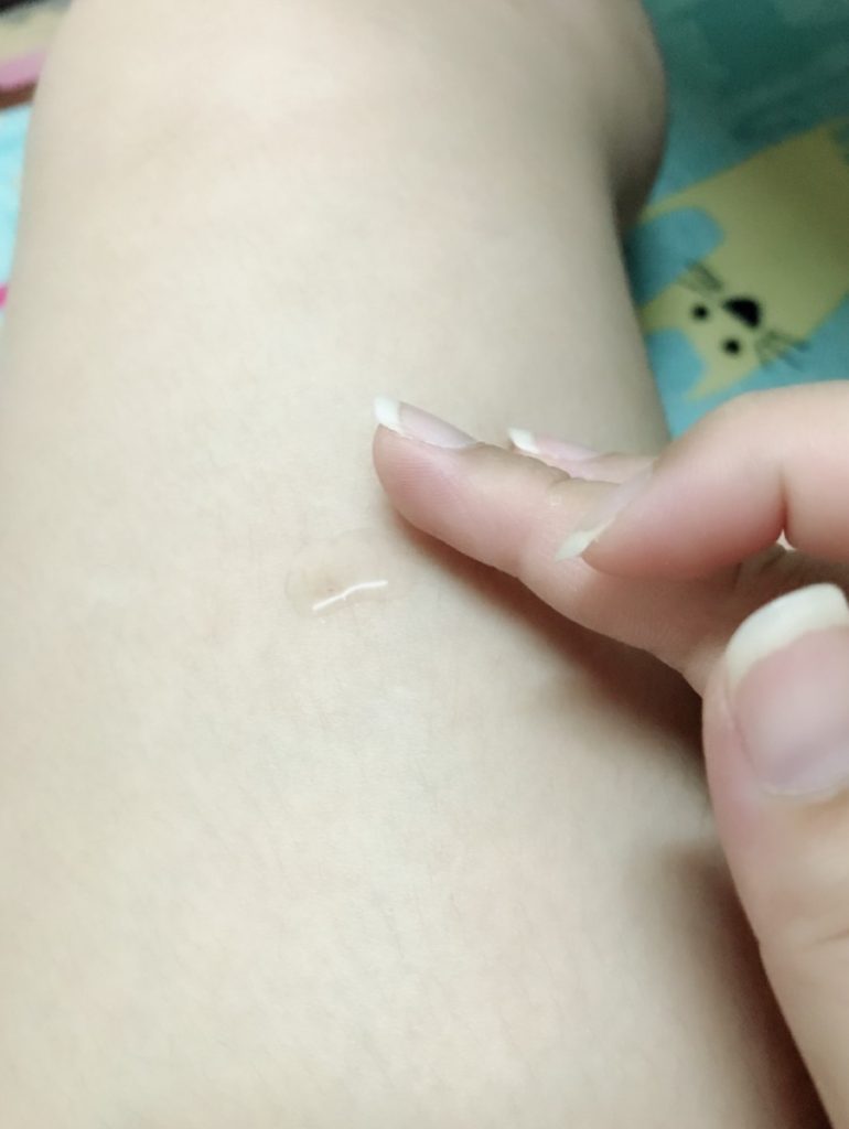 LEAFS’莉芙絲純淨光極效植萃美白雙效精華 包裝清新，用起來很綠意盎然的精華液 保養品分享 攝影 民生資訊分享 