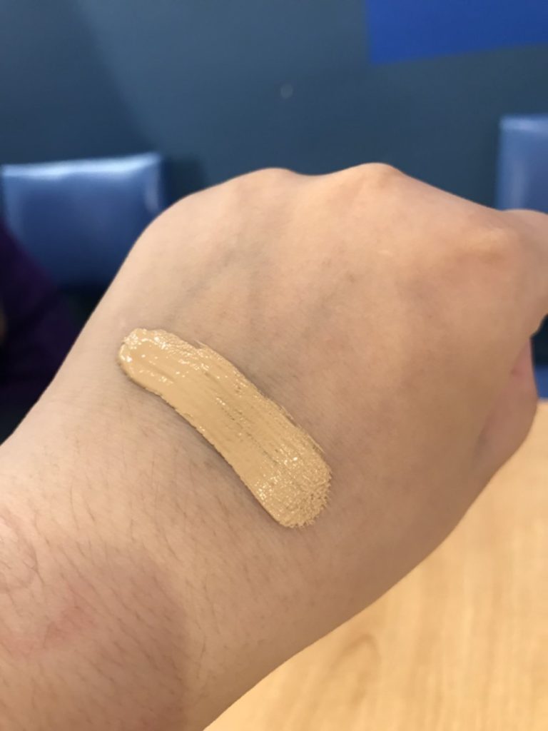 Maybelline黑眼圈擦擦筆真的很好遮瑕！美妝神物無誤！！！ 適合夏天使用的彩妝品～ 彩妝品分享 攝影 民生資訊分享 