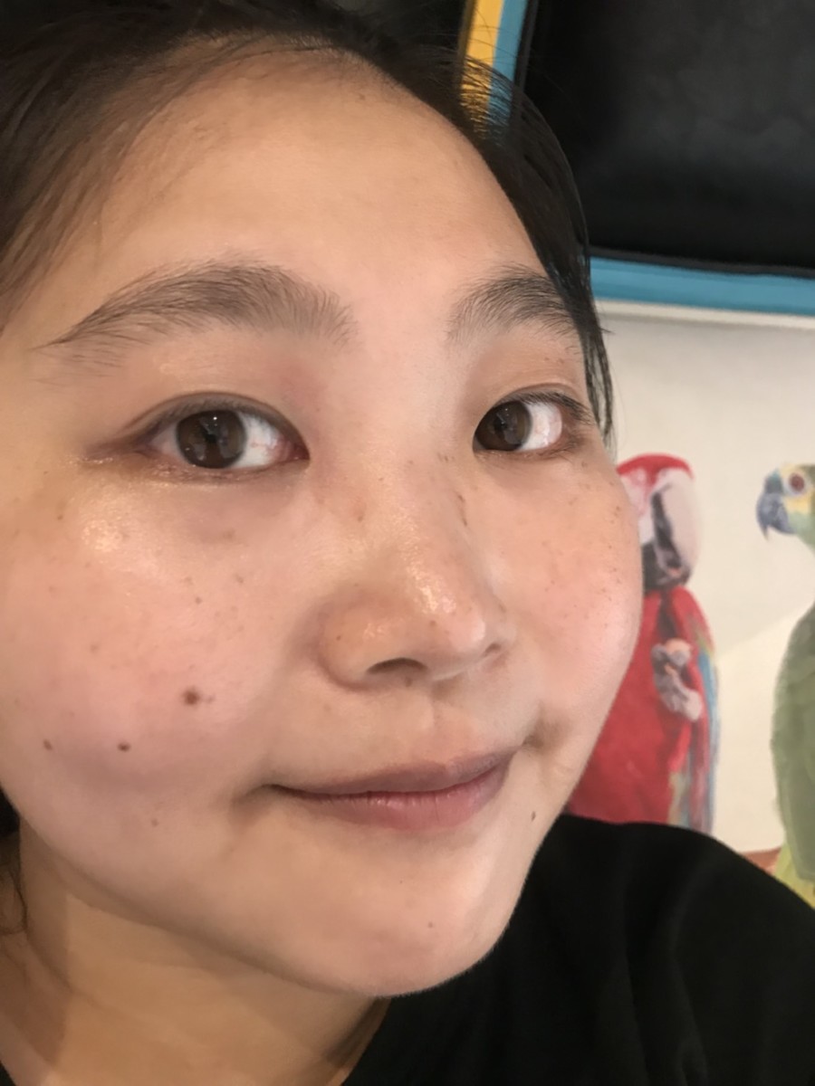 Dr.CINK高解析絲絨柔焦cc霜(自然款)SPF35★★★ 上在肌膚的負擔感不大,遮瑕力也非常足夠,也不太會脫妝暗沉 彩妝品分享 攝影 民生資訊分享