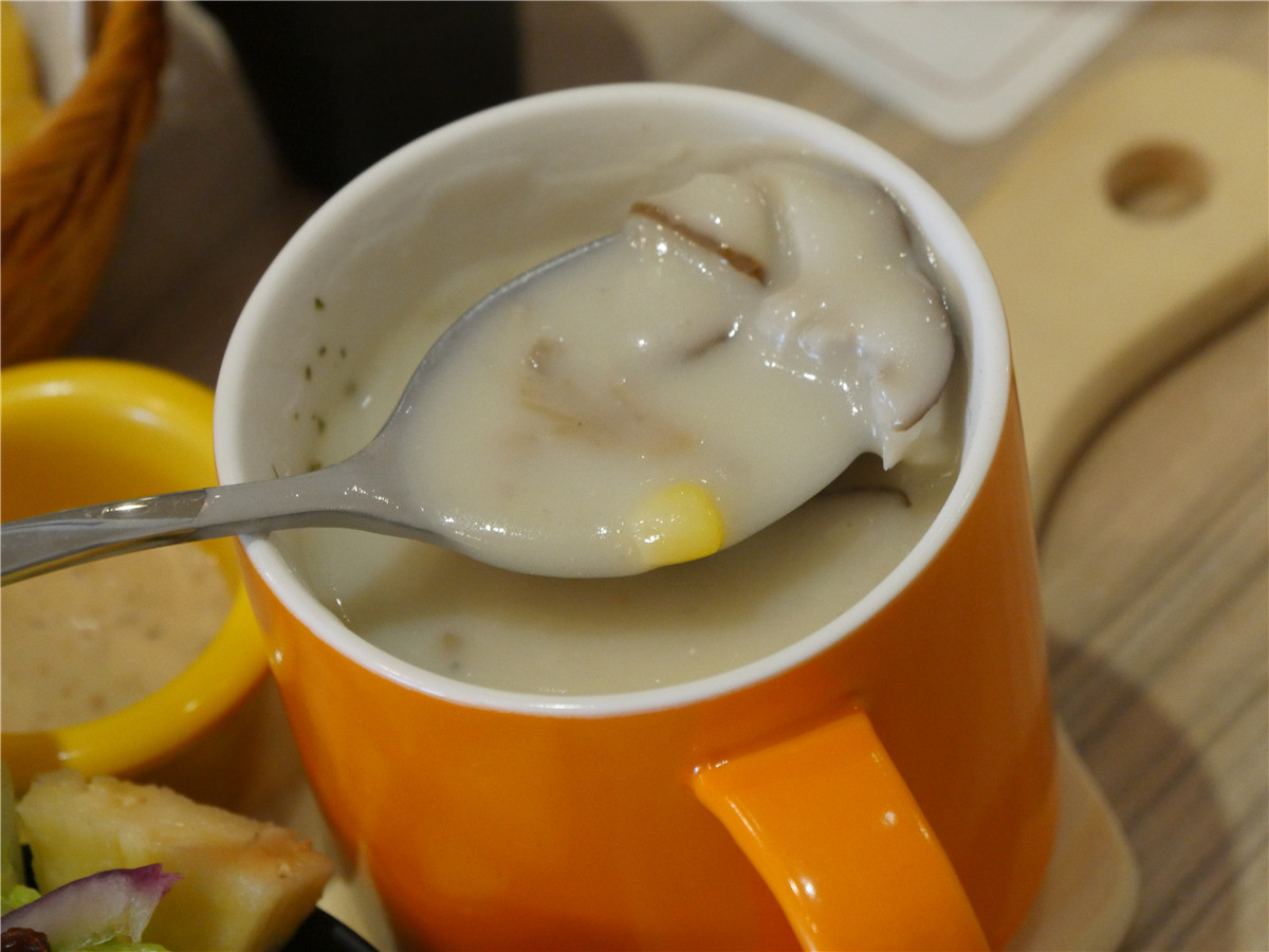 台中北區/輕食早午餐/双黄Envy Day-餐點有一定水準的寵物友善餐廳,不限時的環境用餐更輕鬆自在,附插座、wifi 中式料理 健康養身 攝影 美式料理 飲食集錦
