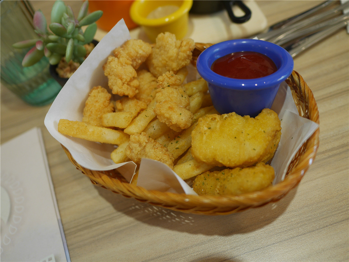 台中北區/輕食早午餐/双黄Envy Day-餐點有一定水準的寵物友善餐廳,不限時的環境用餐更輕鬆自在,附插座、wifi 中式料理 健康養身 攝影 美式料理 飲食集錦