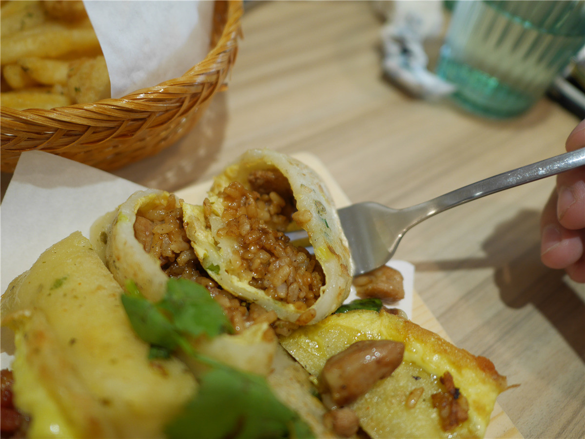 台中北區/輕食早午餐/双黄Envy Day-餐點有一定水準的寵物友善餐廳,不限時的環境用餐更輕鬆自在,附插座、wifi 中式料理 健康養身 攝影 美式料理 飲食集錦