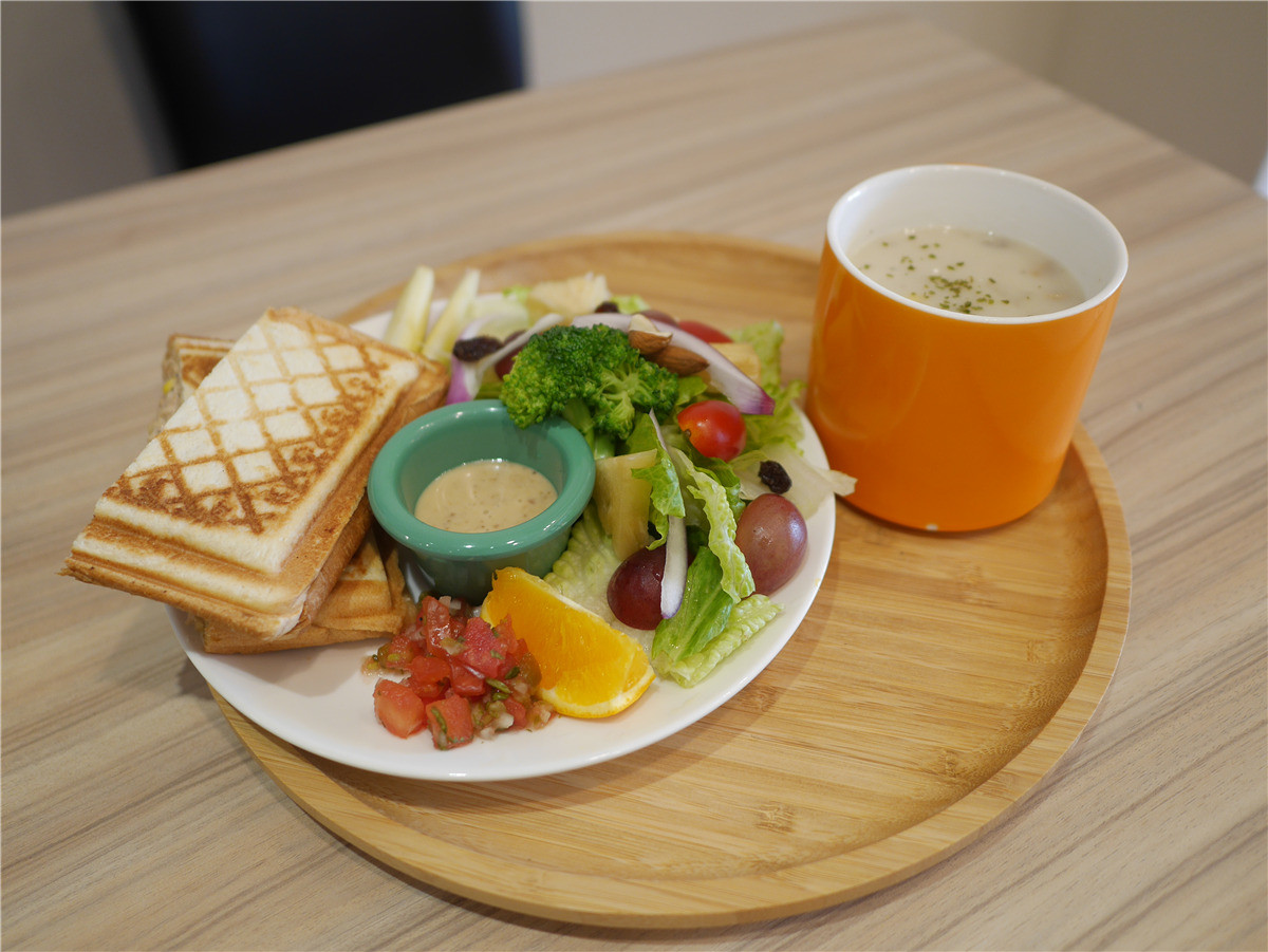 台中北區/輕食早午餐/双黄Envy Day-餐點有一定水準的寵物友善餐廳,不限時的環境用餐更輕鬆自在,附插座、wifi 中式料理 健康養身 攝影 美式料理 飲食集錦