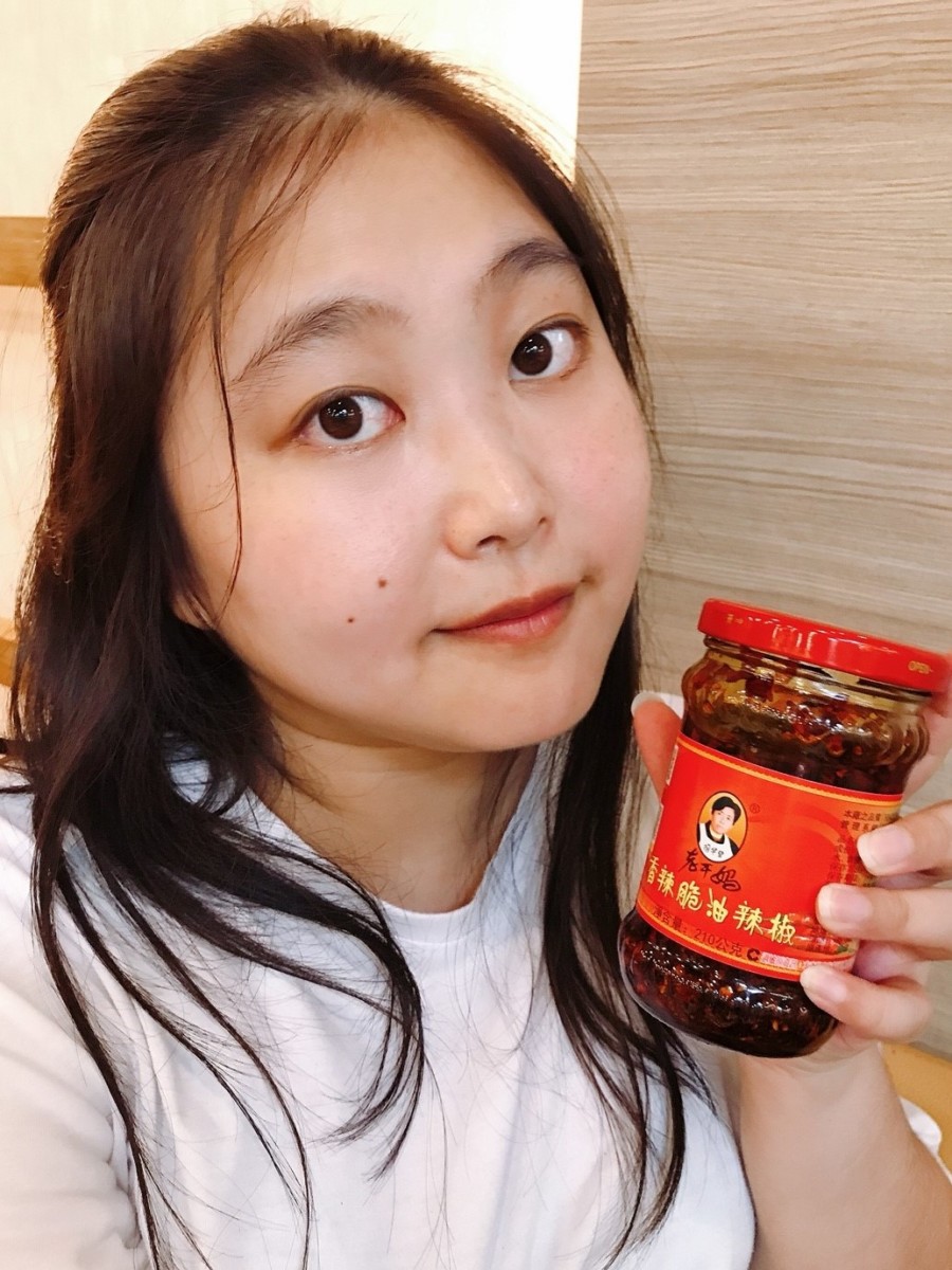 調味醬/辣椒醬推薦-世界第一辣醬-陶華碧老干媽辣椒醬,外食族省錢料理必備,當火鍋沾醬、拌麵、拌飯都很棒!紅油水餃自己做~ 中式料理 宅配食記 攝影 民生資訊分享 自己動手做! 飲食集錦
