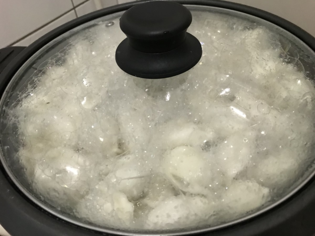 調味醬/辣椒醬推薦-世界第一辣醬-陶華碧老干媽辣椒醬,外食族省錢料理必備,當火鍋沾醬、拌麵、拌飯都很棒!紅油水餃自己做~ 中式料理 宅配食記 攝影 民生資訊分享 自己動手做! 飲食集錦