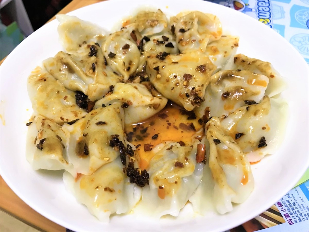 調味醬/辣椒醬推薦-世界第一辣醬-陶華碧老干媽辣椒醬,外食族省錢料理必備,當火鍋沾醬、拌麵、拌飯都很棒!紅油水餃自己做~ 中式料理 宅配食記 攝影 民生資訊分享 自己動手做! 飲食集錦