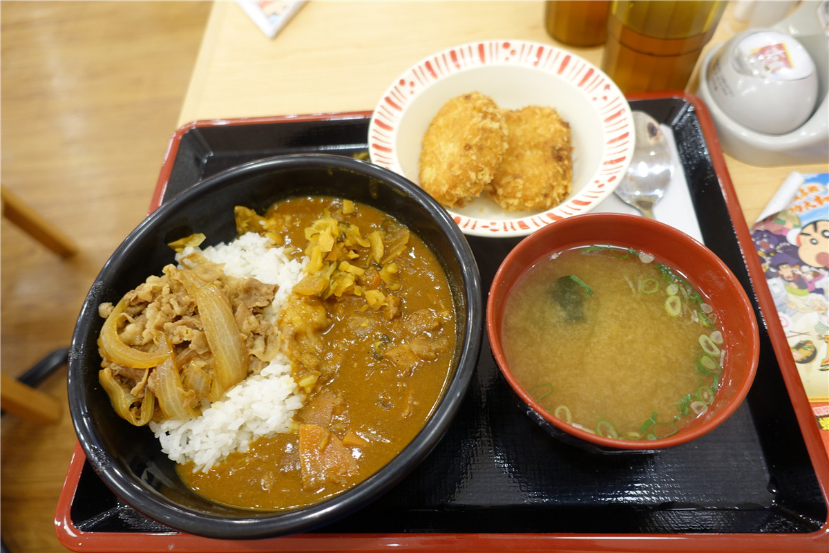 Sukiya Taiwan-すき家 台中健行博館店-美味的牛肉咖哩/咖哩牛丼深得我心,可樂餅套餐每次必點!內有Sukiya菜單 中式料理 攝影 日式料理 民生資訊分享 飲食集錦
