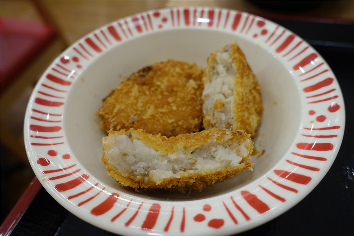 Sukiya Taiwan-すき家 台中健行博館店-美味的牛肉咖哩/咖哩牛丼深得我心,可樂餅套餐每次必點!內有Sukiya菜單 中式料理 攝影 日式料理 民生資訊分享 飲食集錦