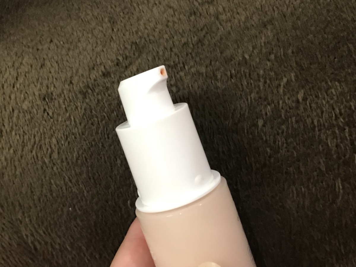 日本底妝/彩妝-kiss裸紗透白持妝隔離霜SPF26/PA++ 一瓶有補土功能的底妝,單上的妝感就好好看,但會引起上妝後面起屑,真的只建議單上! 彩妝品 彩妝品分享 攝影
