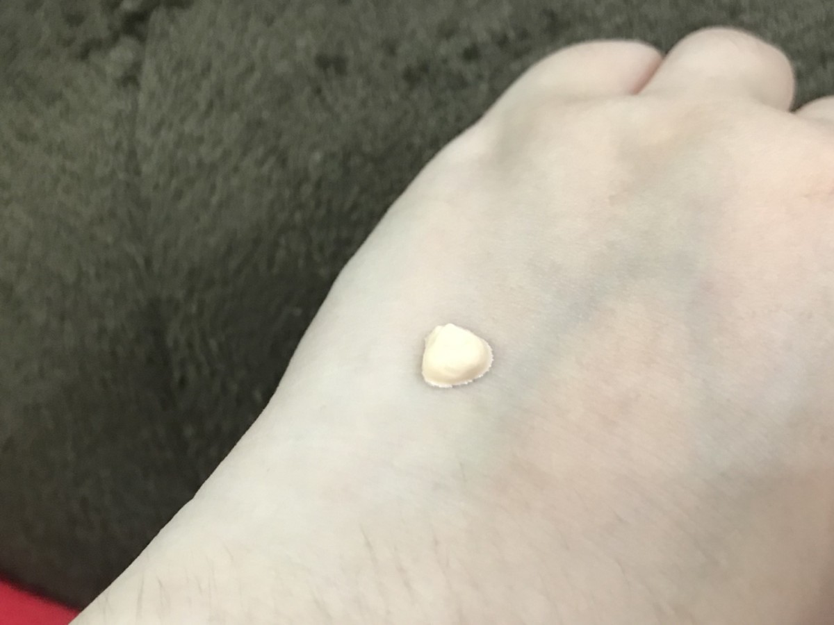 日本底妝/彩妝-kiss裸紗透白持妝隔離霜SPF26/PA++ 一瓶有補土功能的底妝,單上的妝感就好好看,但會引起上妝後面起屑,真的只建議單上! 彩妝品 彩妝品分享 攝影