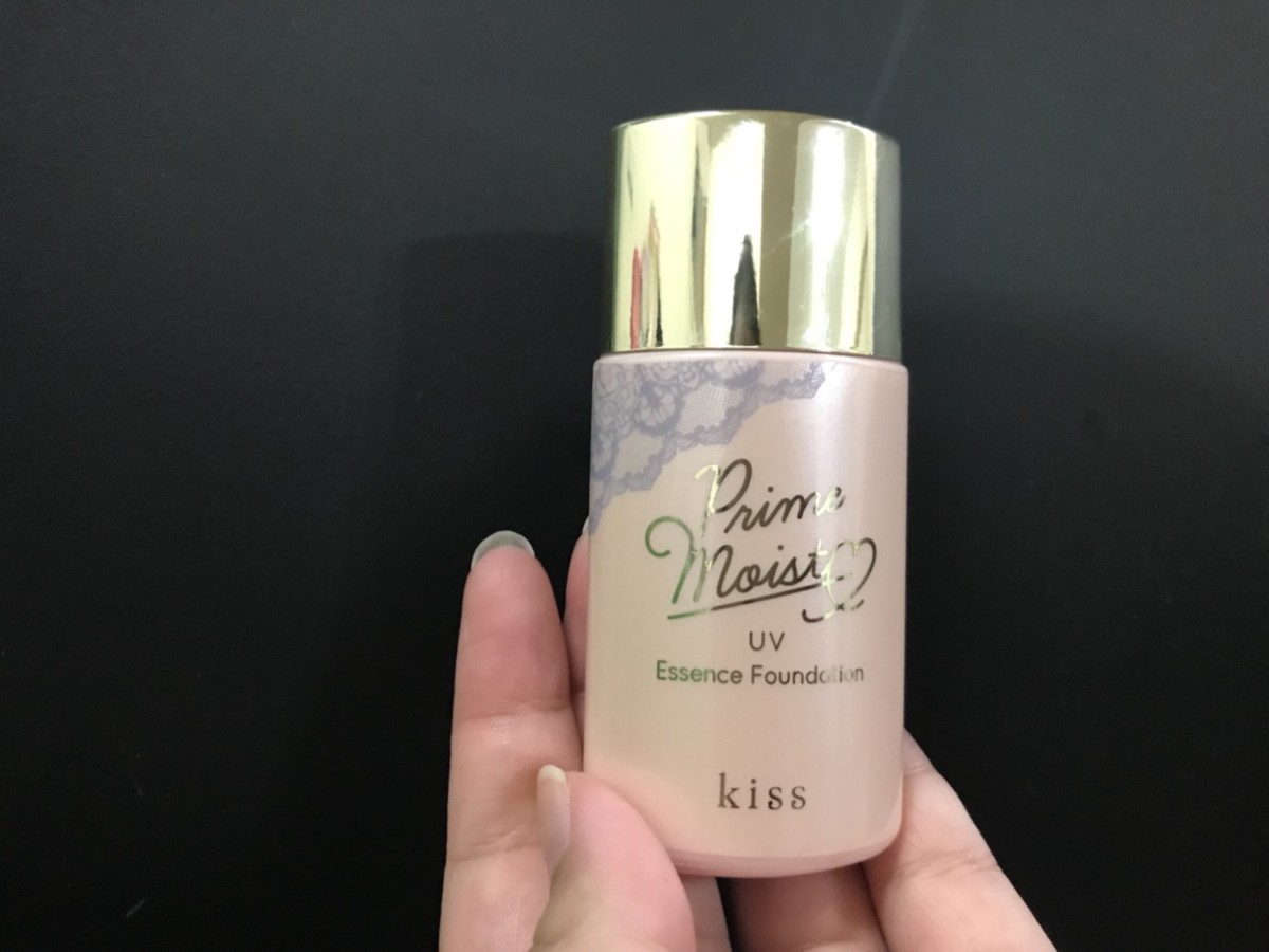 日本彩妝/底妝-kiss 蜜糖肌潤澤精華UV粉底液SPF33/PA+++ 蜜糖/毒藥視天氣判斷,它本質上是適合夏天的好粉底! 彩妝品 彩妝品分享 攝影
