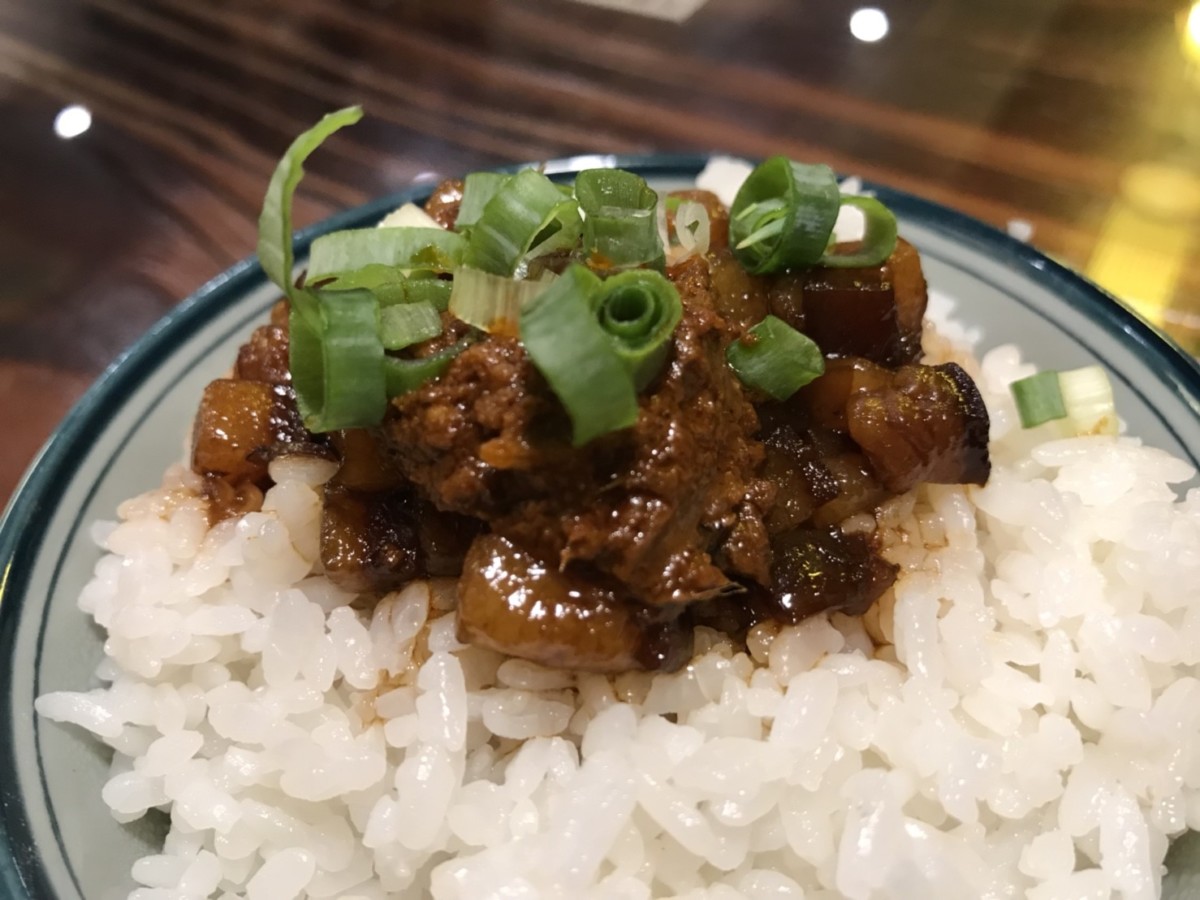 台中麻辣鍋@北區 阿二麻辣食堂台中崇德店-特別喜歡麻辣鍋,愛吃辣選大辣準沒錯!麵食普通,麻辣魯肉飯好吃~ˇ~內有菜單 中式料理 攝影 民生資訊分享 飲食集錦