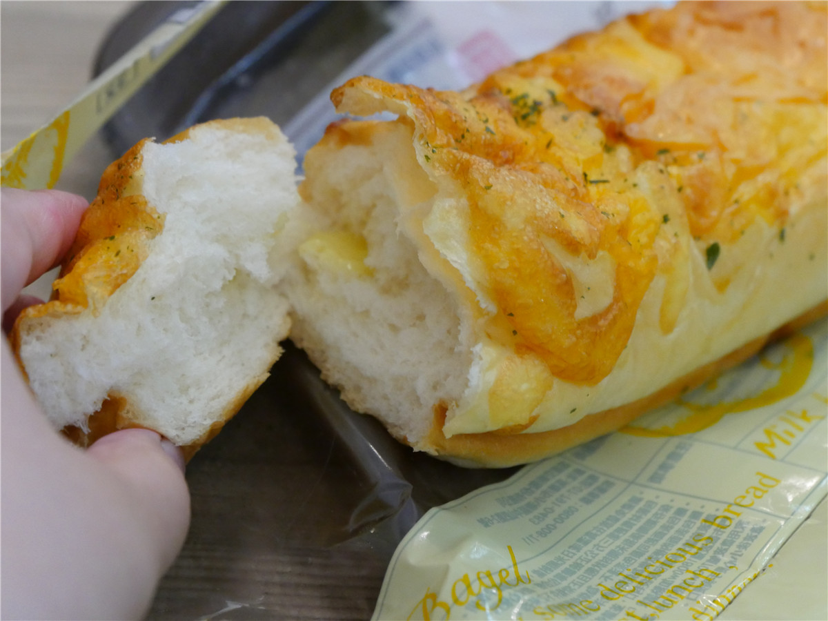 台灣7-11/超商美食-八種蔬菜蕃茄湯、義式香草醬起司麵包,簡單又有飽足感,美味又健康的點心/下午茶/正餐首選! 健康養身 攝影 民生資訊分享 飲食集錦