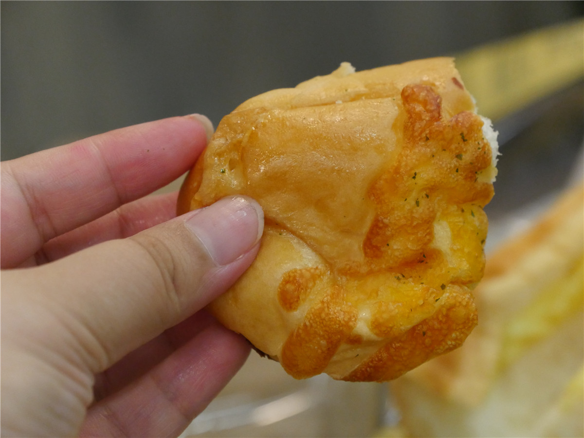 台灣7-11/超商美食-八種蔬菜蕃茄湯、義式香草醬起司麵包,簡單又有飽足感,美味又健康的點心/下午茶/正餐首選! 健康養身 攝影 民生資訊分享 飲食集錦