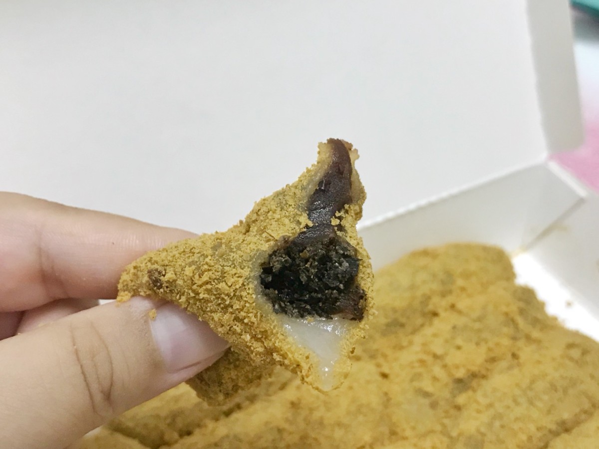 台中北區/科博館美食/台中李記草屯麻糬-一顆10元的平價美食,mochi口感非常軟綿,配茶更好吃! 中式料理 攝影 民生資訊分享 飲食集錦