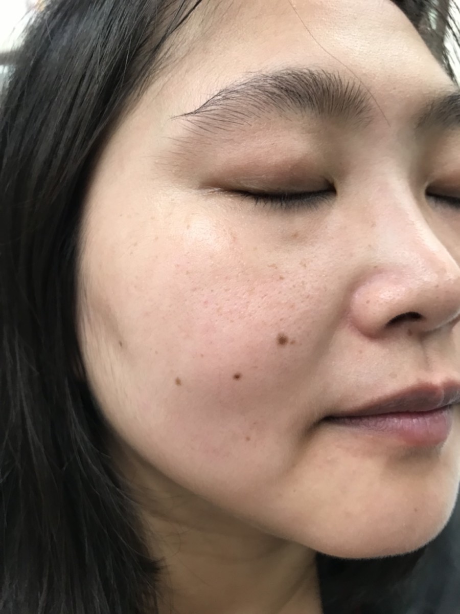 White Truth光感淨透美白凝凍-使用感受輕爽舒適,傳明酸添加,抑制黑色素形成及防止色素斑的形成,美白淡斑更有力! 保養品分享 健康養身 攝影 民生資訊分享