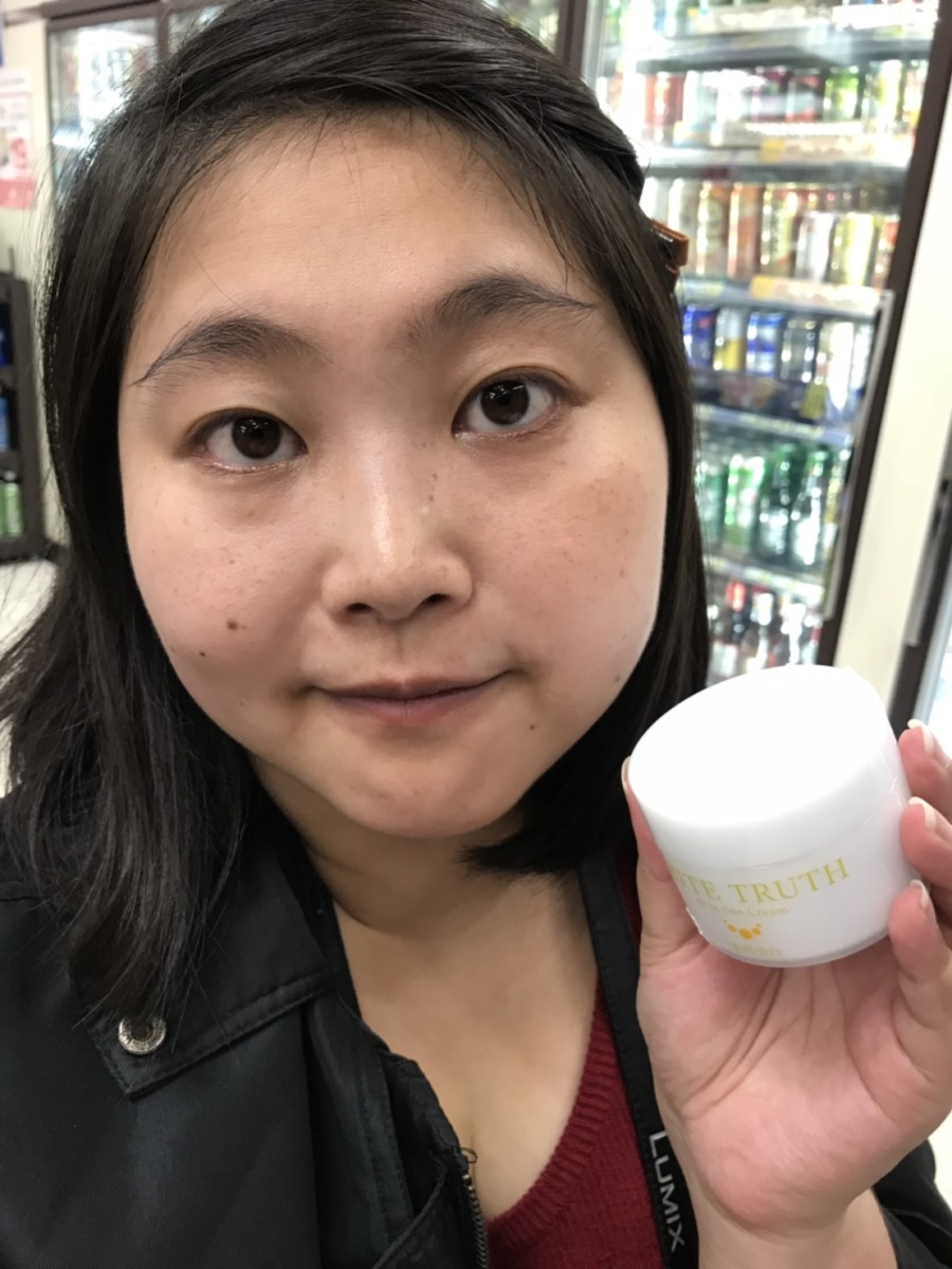 White Truth光感淨透美白凝凍-使用感受輕爽舒適,傳明酸添加,抑制黑色素形成及防止色素斑的形成,美白淡斑更有力! 保養品分享 健康養身 攝影 民生資訊分享