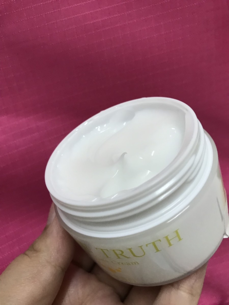 White Truth光感淨透美白凝凍-使用感受輕爽舒適,傳明酸添加,抑制黑色素形成及防止色素斑的形成,美白淡斑更有力! 保養品分享 健康養身 攝影 民生資訊分享