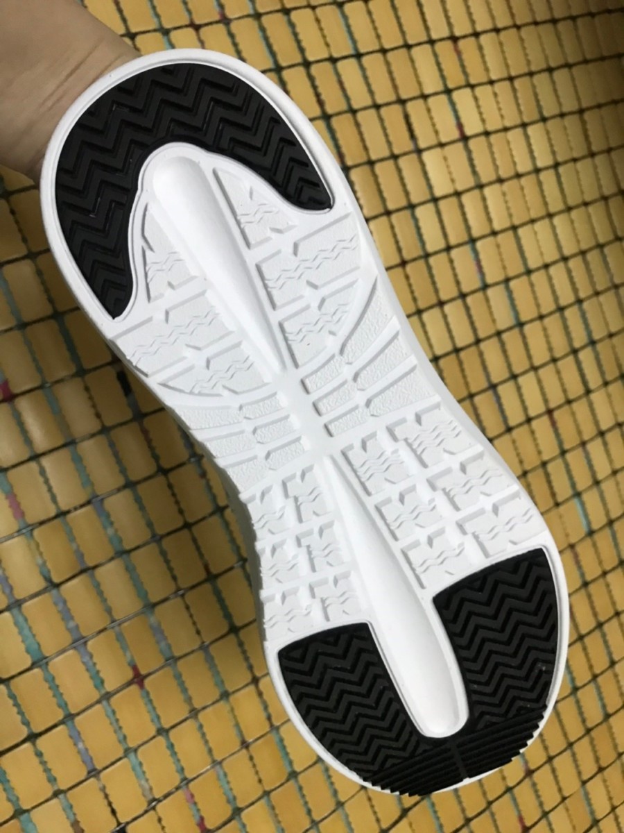 V-TEX Waterproof 地表最強耐水鞋-真正100%耐水技術,從現在開始,穿上秘紳白,感受一下什麼是好搭、好走又不怕髒的好鞋吧~ 健康養身 攝影 民生資訊分享 穿搭分享