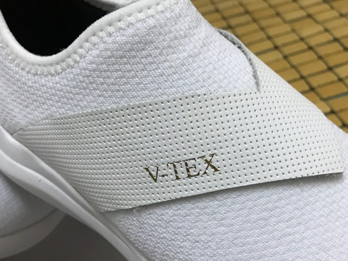 V-TEX Waterproof 地表最強耐水鞋-真正100%耐水技術,從現在開始,穿上秘紳白,感受一下什麼是好搭、好走又不怕髒的好鞋吧~ 健康養身 攝影 民生資訊分享 穿搭分享