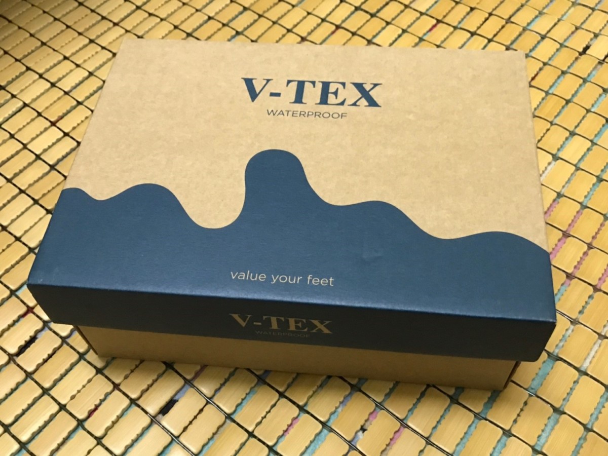 V-TEX Waterproof 地表最強耐水鞋-真正100%耐水技術,從現在開始,穿上秘紳白,感受一下什麼是好搭、好走又不怕髒的好鞋吧~ 健康養身 攝影 民生資訊分享 穿搭分享