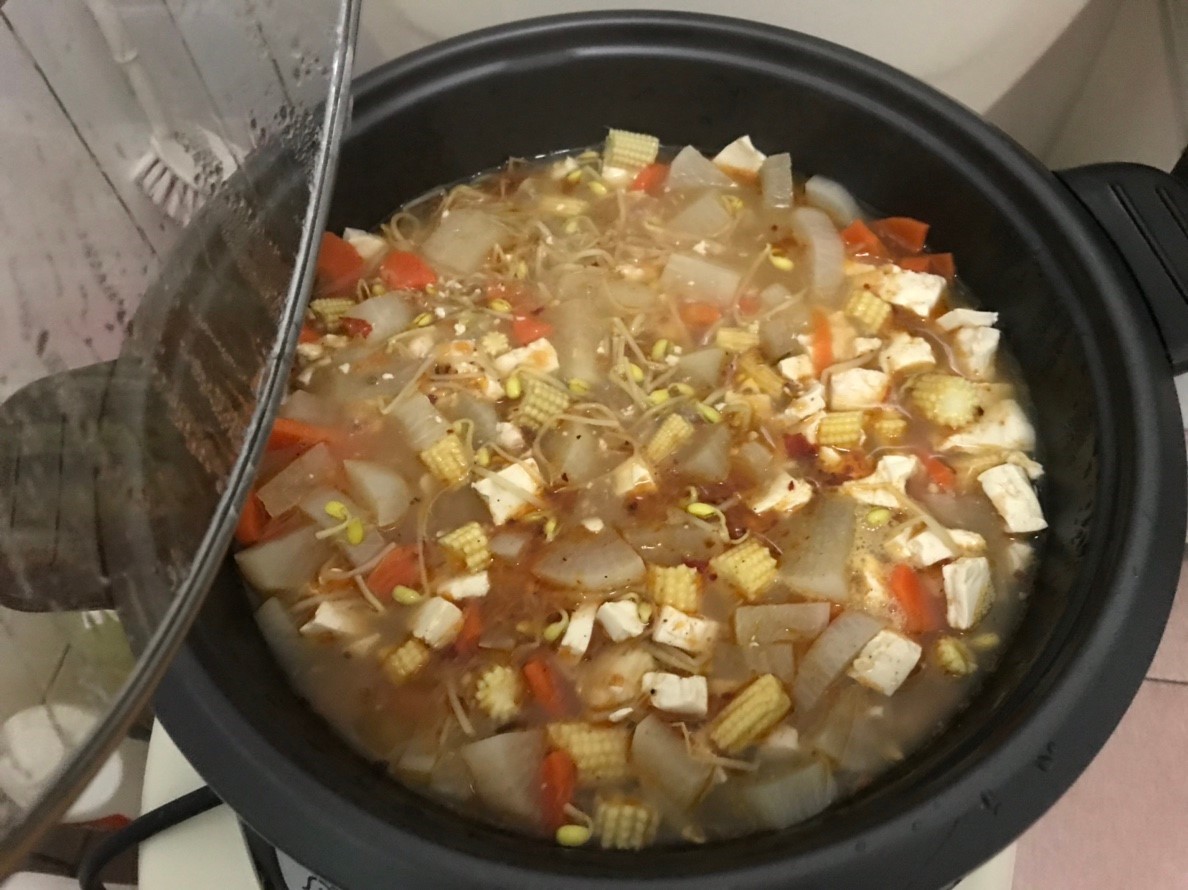 一碗公-整粒番茄酸辣醬、香辣金瓜醬,新鮮蔬果熬製,醬香濃郁,簡單好吃,拌飯、拌麵、煮湯或當點心都很優秀! 中式料理 宅配食記 攝影 民生資訊分享 飲食集錦