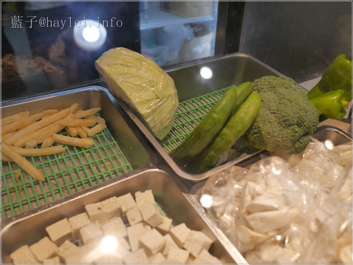 熊掌香雞排-台中超特別的炸物店,吃個雞排也能問事?台中西區/美村路五權七街口/台中好吃雞排/竹林觀音問事香雞排/鹹酥雞 未分類