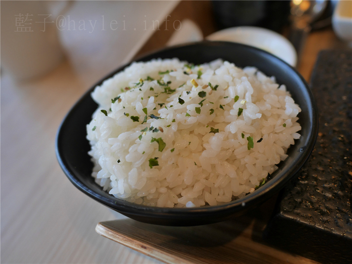 台中品田牧場(公益店)-海老里肌海陸並出,味美肉嫩、里肌豬排咖哩香氣逼人,越光米、高麗菜無限供應,吃的超級飽~台中美食餐廳/日式料理/日式豬排定食/王品集團美食/咖哩豬排/套餐定食/愛評體驗券 攝影 民生資訊分享 飲食集錦
